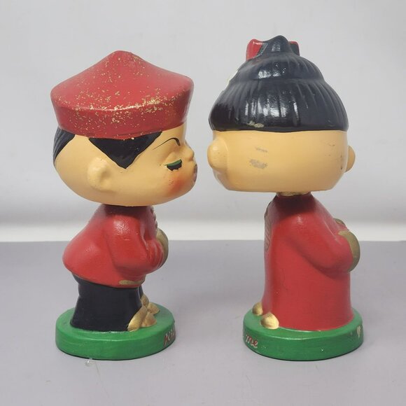 Vintage Magnetic Kissing Couple Figurines Hand-Painted‎ Retro Bobble Head - Picture 4 of 10